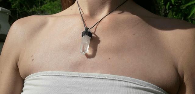 Collier/pendule • cristal de roche